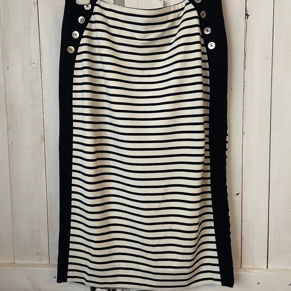 White House Black Market knee length skirt